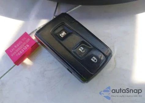 2005 Toyota Prius z USA, uszkodzony, nr VIN JTDKB22U657053850